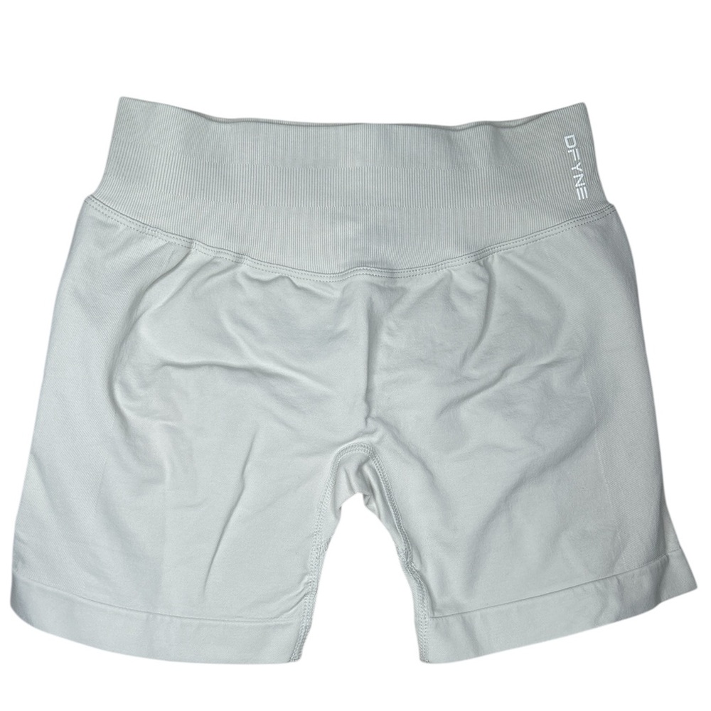 DFYNE Women's Athletic Bike Shorts in Light Gray